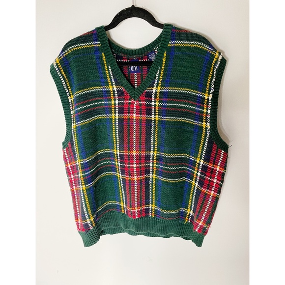 Vintage GAP Men's Tartan Plaid Holiday Knit Sweater Vest Green/ Blue /Red  L - Picture 1 of 4